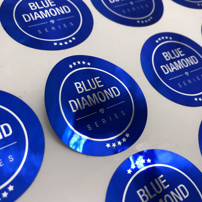 ملصق زجاجة نبيذ منقوش برقائق غير لامعة