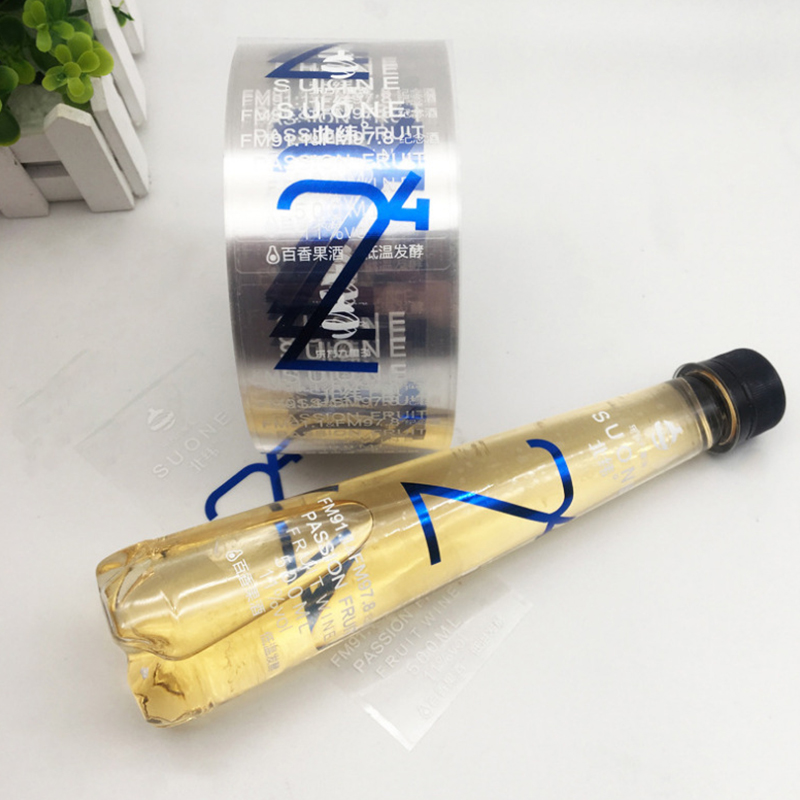 ملصق زجاجة نبيذ منقوش برقائق غير لامعة