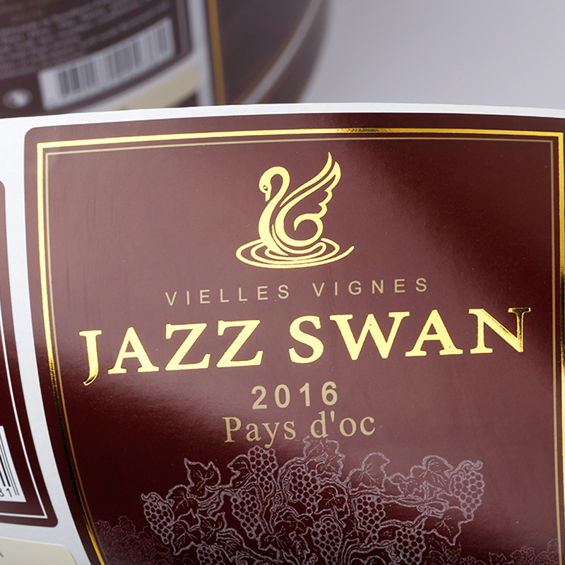 ملصق زجاجة نبيذ منقوش برقائق غير لامعة